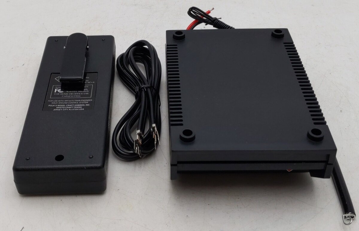 Crest CRE-55470 10 Channel Train Engineer Walk-Around Control System EX/Box