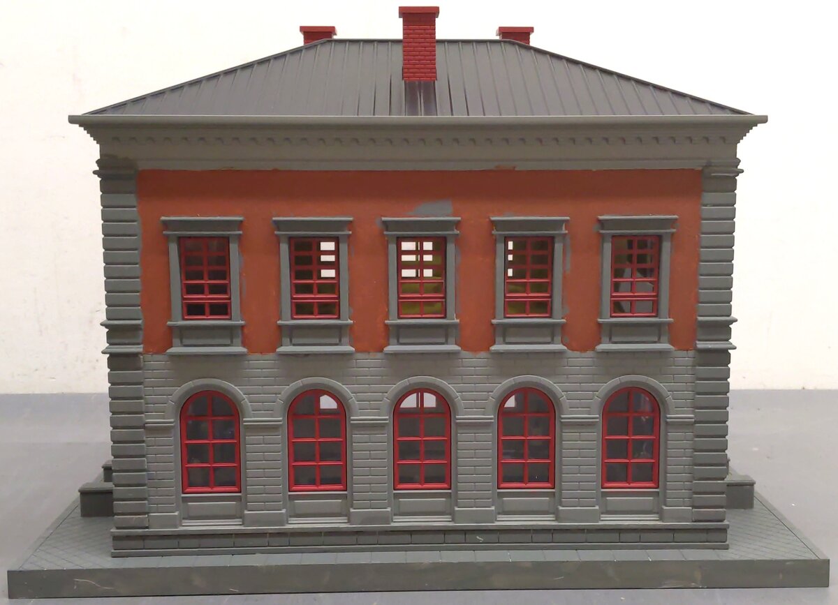 MTH 30-9099 O Gray & Maroon Police Station Assembled Building - Custom/Box