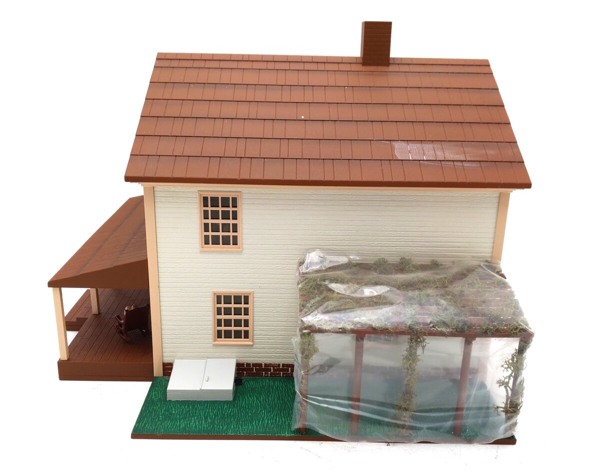 Lionel 6-24140 O Gauge Animated Charles Bowdish Homestead EX
