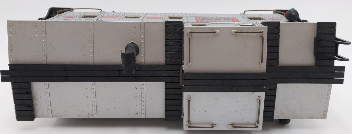 Aristo-Craft 42102 G Scale Burlington Illuminated Caboose w/Metal Wheels