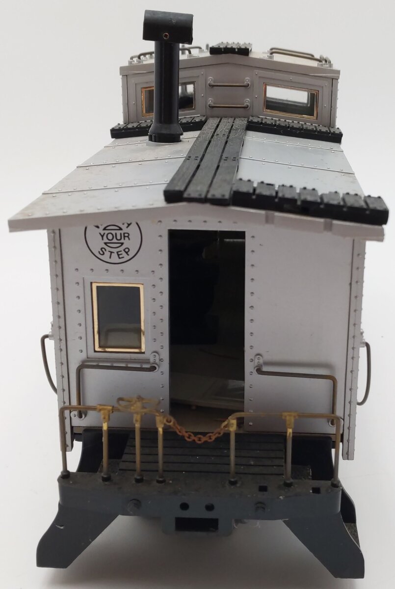 Aristo-Craft 42102 G Scale Burlington Illuminated Caboose w/Metal Wheels