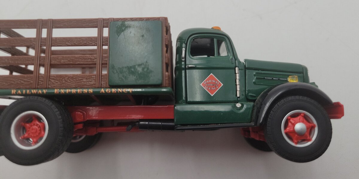 Spec Cast 38010 1:50 Railway Express Stakebed Truck EX/Box