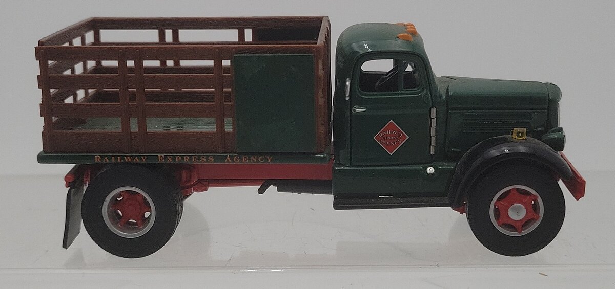 Spec Cast 38010 1:50 Railway Express Stakebed Truck EX/Box