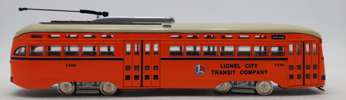 Corgi 55004 1:50 Lionel City Transit Company PCC Street Car # 1250 LN/Box
