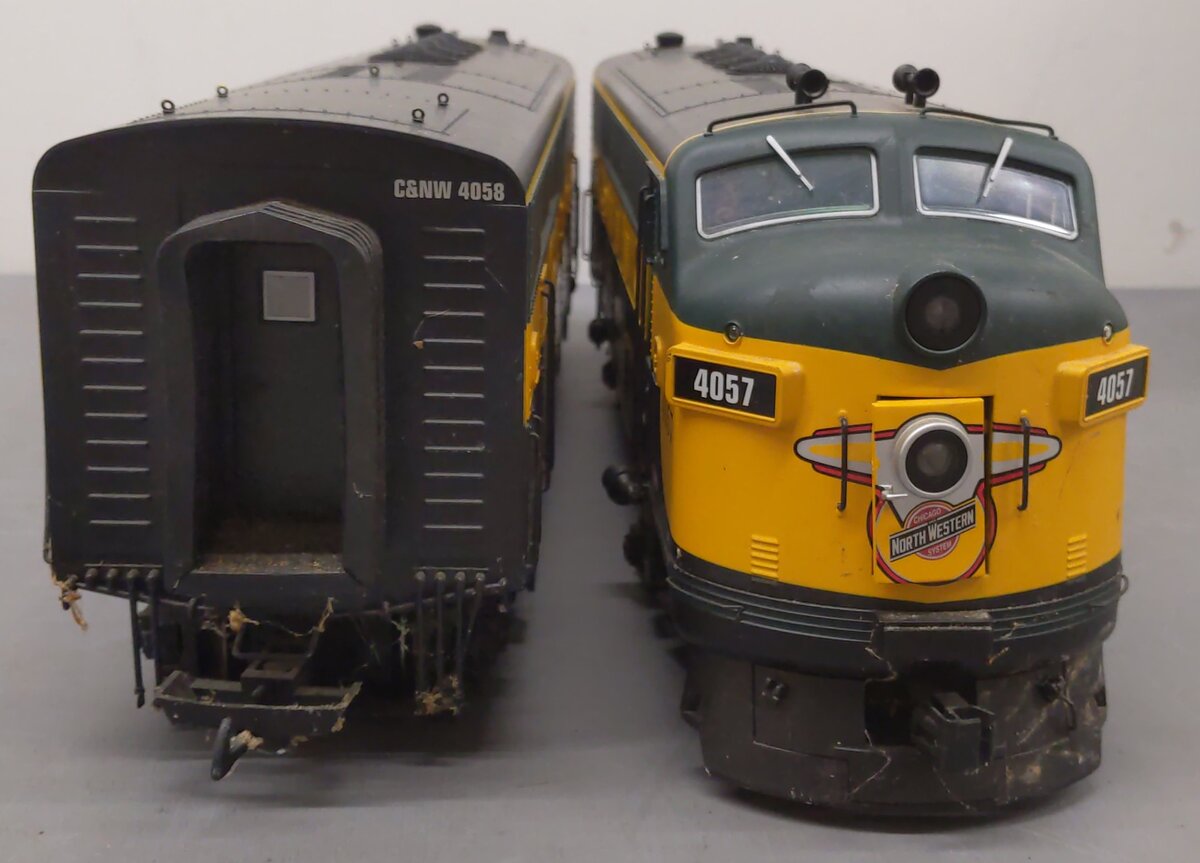 USA Trains 22255AB G Chicago & North Western F-3 AB Diesel Locomotive Set #4057 VG