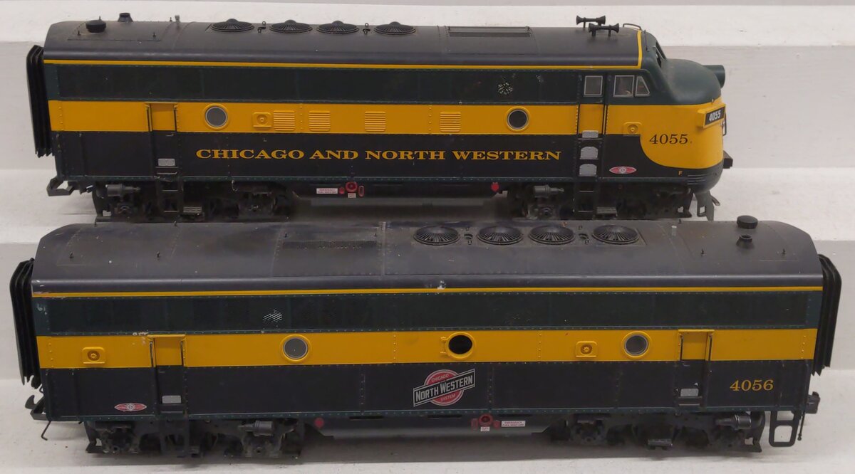 USA Trains R22255 G C&NW F-3 AB Diesel Units #4055 & #4056