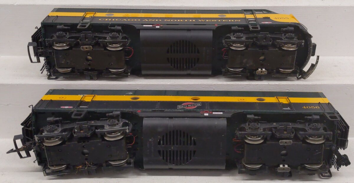 USA Trains R22255 G C&NW F-3 AB Diesel Units #4055 & #4056