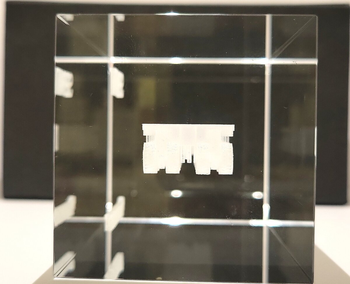 Mammoet 3D Laser-Engraved Self-Propelled Modular Transporter Crystal Paperweight LN/Box