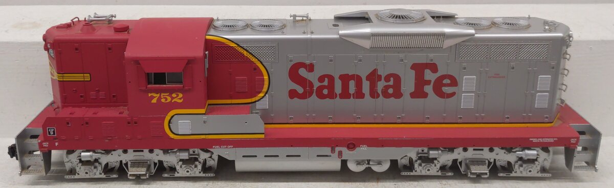 USA Trains R22107 G Scale Santa Fe EMD GP9 Diesel Locomotive #752 VG