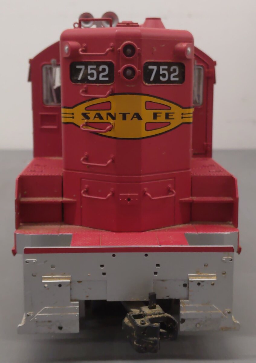 USA Trains R22107 G Scale Santa Fe EMD GP9 Diesel Locomotive #752 VG