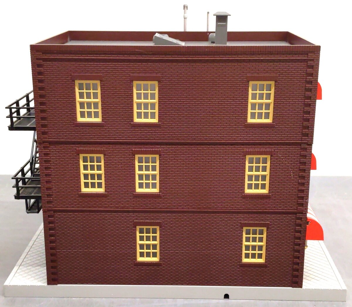 MTH 30-90194 O Cadwalladers Welsh Tavern 3-Story Building EX/Box