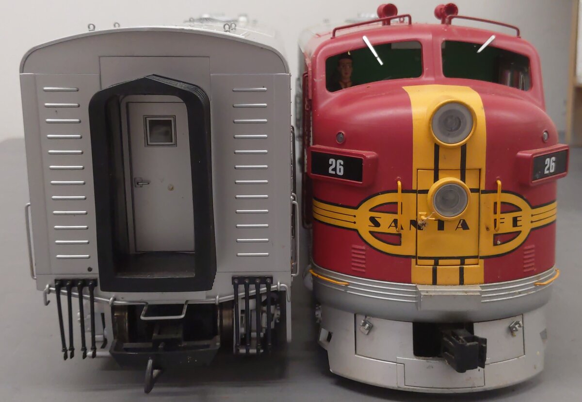 USA Trains 26 & B Unit G Santa Fe F-3 AB Diesel Locomotive Set VG