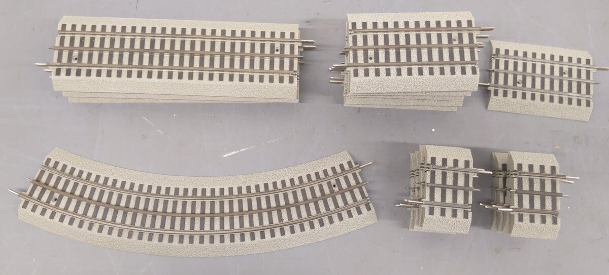Lionel O Gauge Assorted FasTrack Sections [18] VG