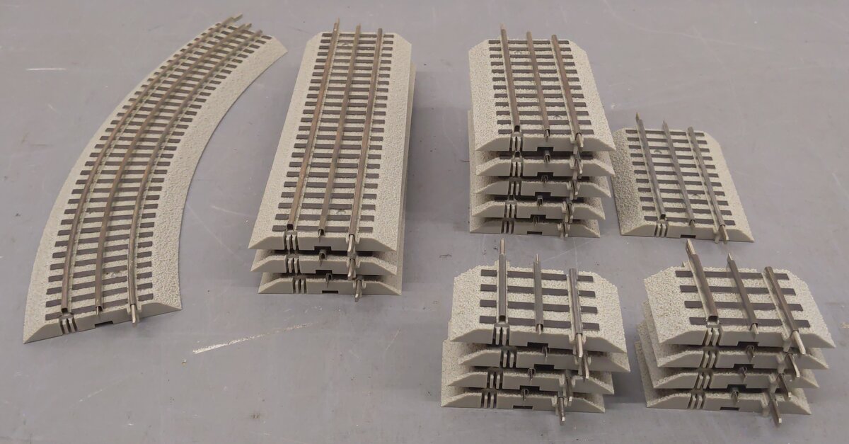 Lionel O Gauge Assorted FasTrack Sections [18] VG