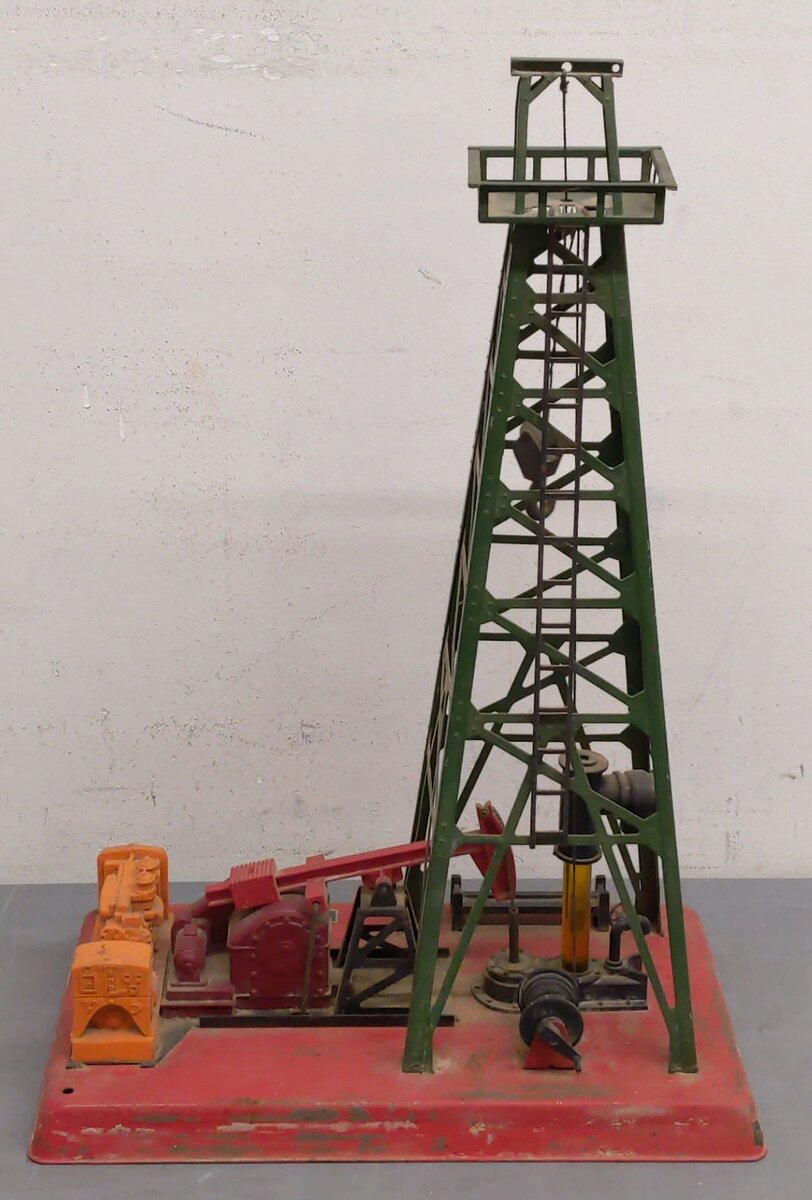 Lionel 455 Vintage O Operating Oil Derrick and Pumper