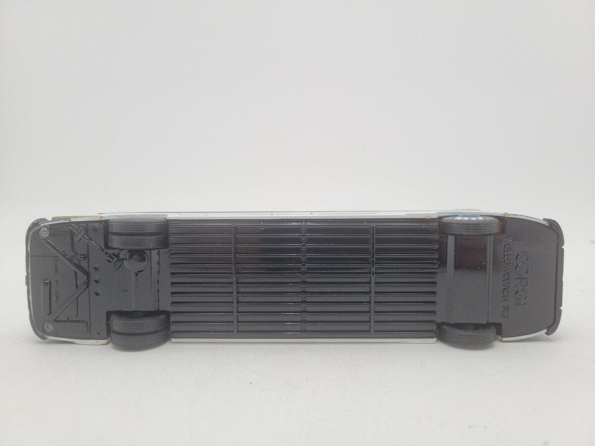 Corgi 98462 1:50 Atlantic Greyhound Lines Yellow Coach 743 Bus VG