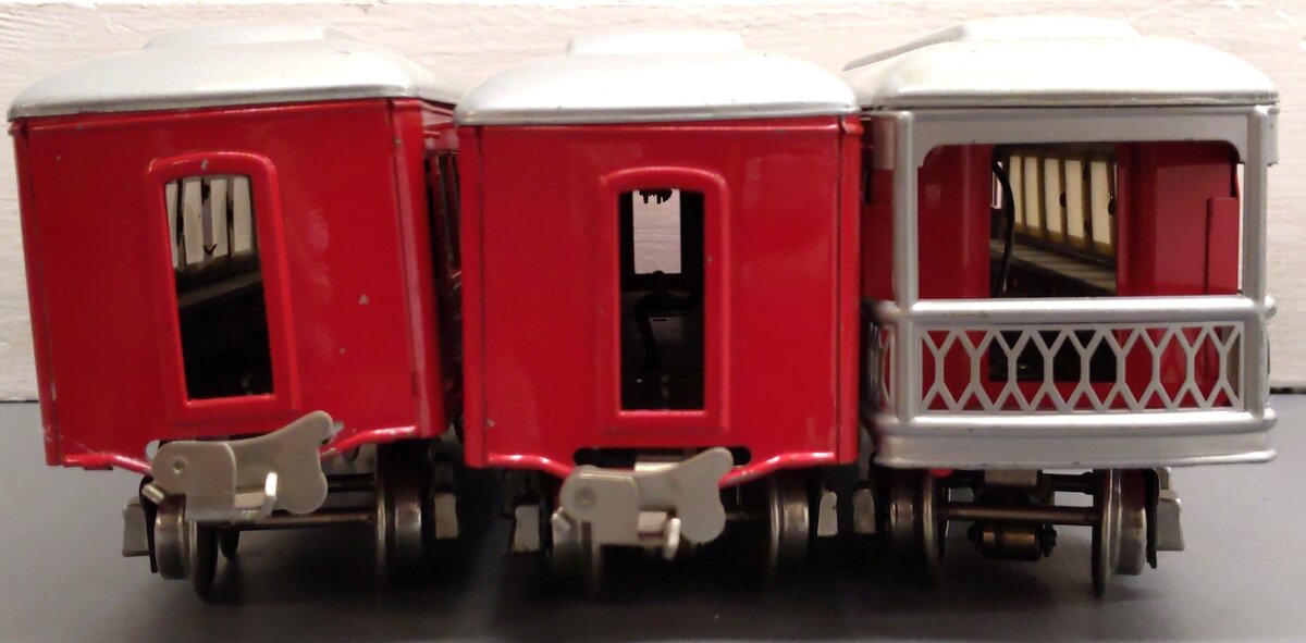 Lionel Vintage O Prewar Red/Silver Passenger Cars: 610, 612 [3] VG