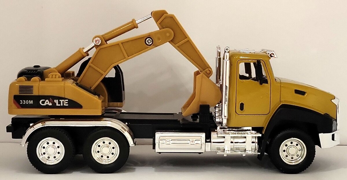 Max Metal 1:50 Die Cast Mobile Excavator Truck LN/Box