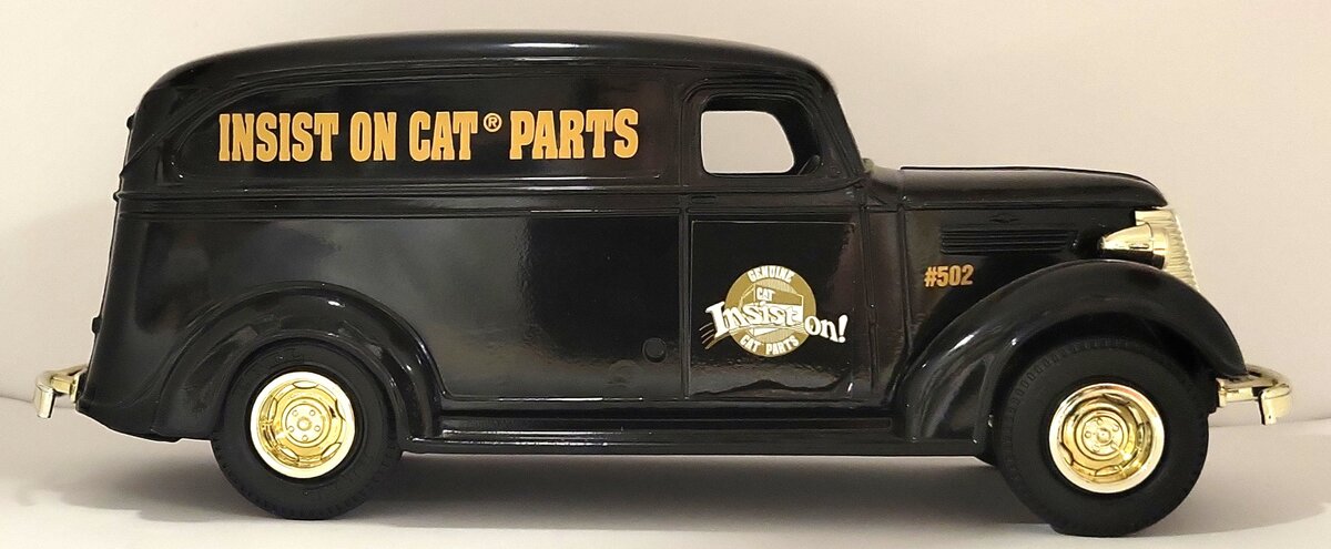 Ertl 7717Die Cast 1938 Caterpillar Panel Truck Bank w/ Key LN/Box