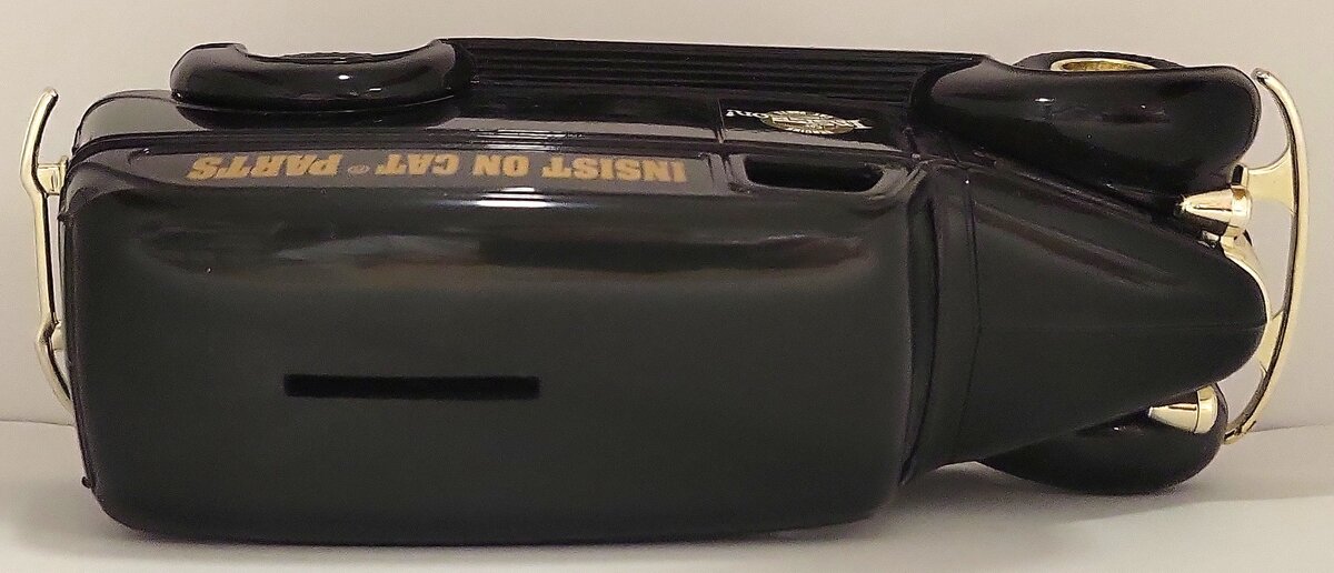 Ertl 7717Die Cast 1938 Caterpillar Panel Truck Bank w/ Key LN/Box