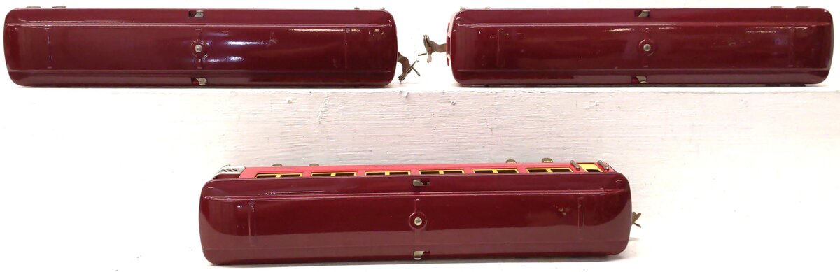 Lionel Vintage O Prewar Red Tinplate Passenger Cars: 1685, 1687 [3] VG