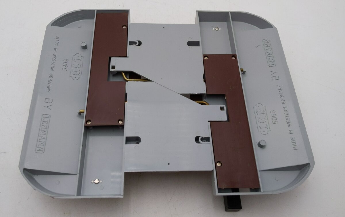 LGB 5065 G Scale Operating Crossing Gate Set EX/Box