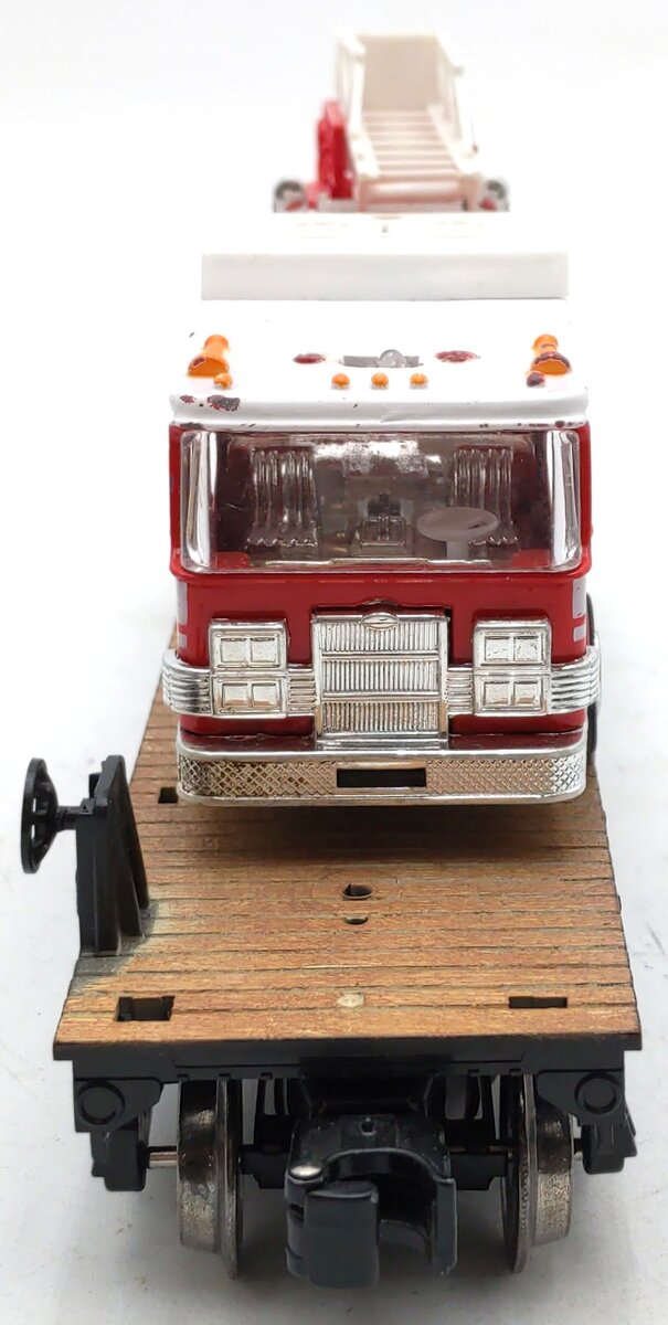Menards 279-3844 O Lehigh Valley Flatcar w/Fire Truck #7915 EX/Box