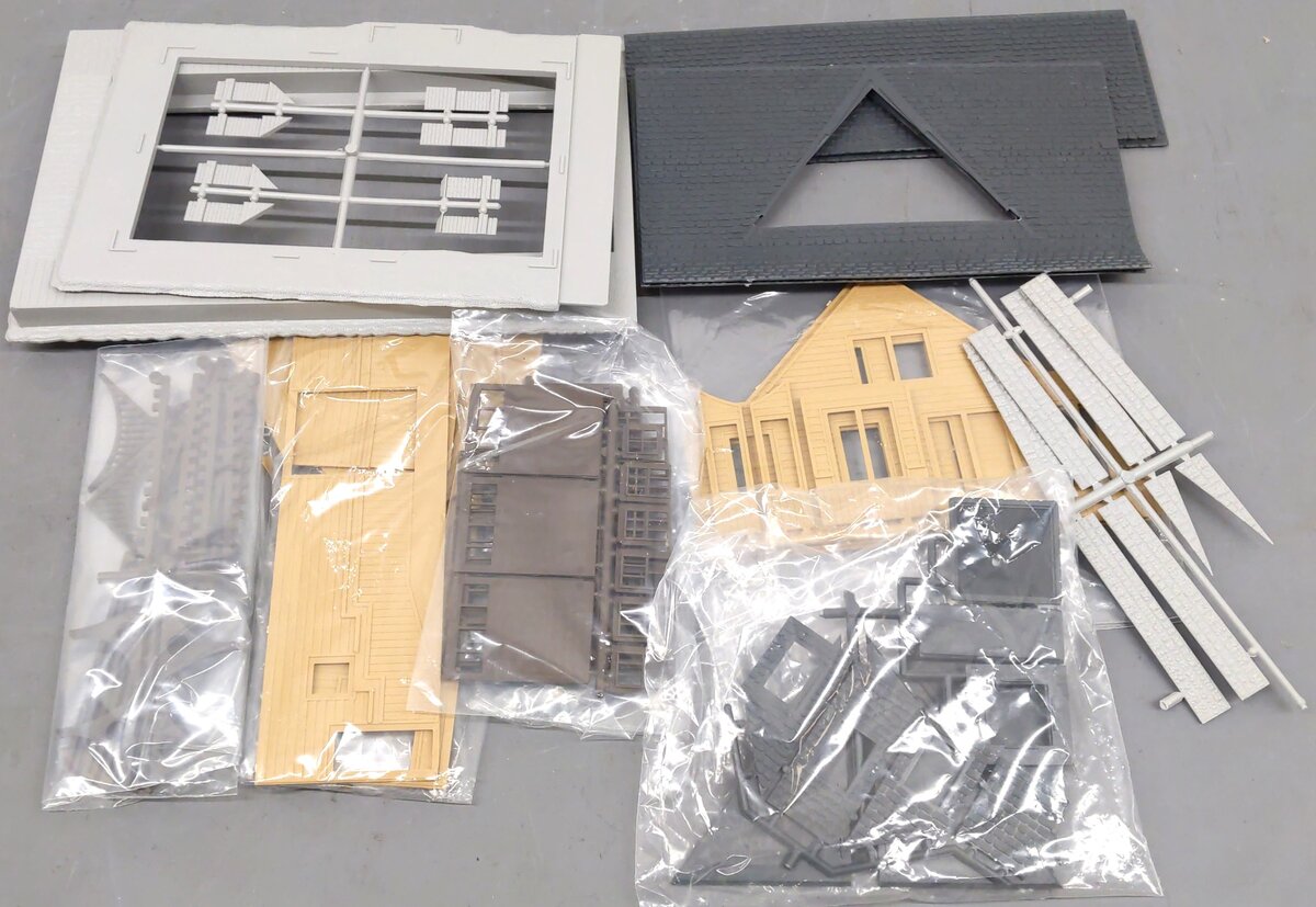 Lionel 6-2709 O Rico Station Building Kit LN/Box