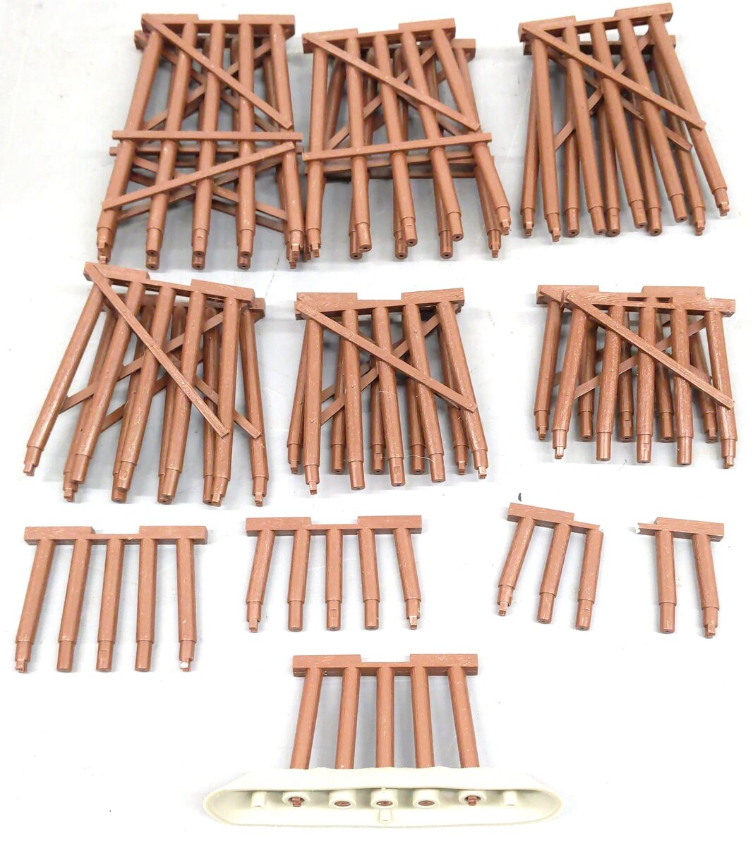 Lionel 6-12037 O FasTrack Graduated Trestle Set (16) EX/Box