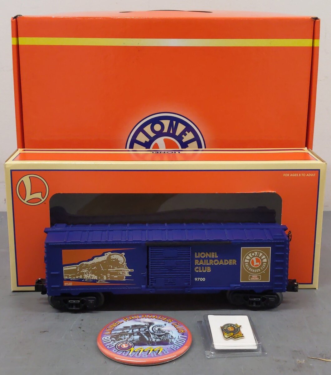 Lionel 6-19978 Lionel RR Club LRRC Gold Member Boxcar and Buttons EX/Box