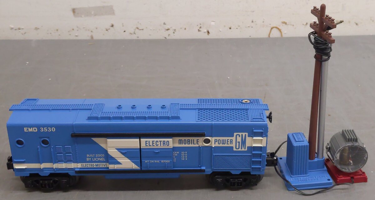 Lionel 6-29826 PWC 3530 O Gauge EMD Generator Car & Light Pole EX/Box