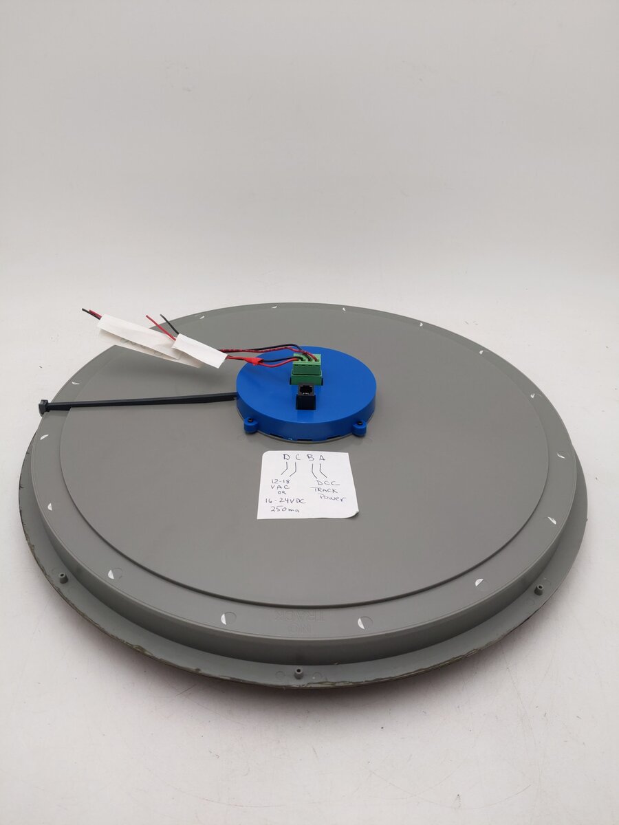 Walthers 933-2851 HO Scale Assembled Motorized 110' Turntable