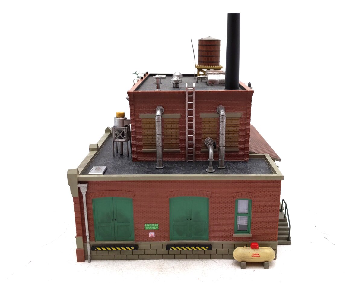 Woodland Scenics BR5026 HO Built-&-Ready Clyde & Dale's Barrel Factory Building VG