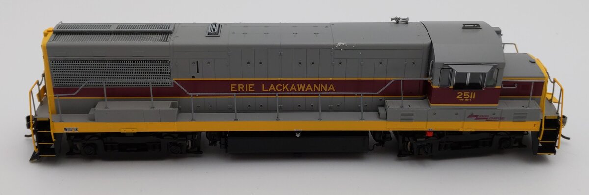 Rapido Trains 035512 HO Erie Lackawanna U25B Diesel Locomotive #2511 - DCC/Sound EX/Box
