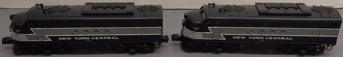 Lionel 6-18163 O New York Central FT AA Diesel Locomotive Set #1600/1601 EX/Box