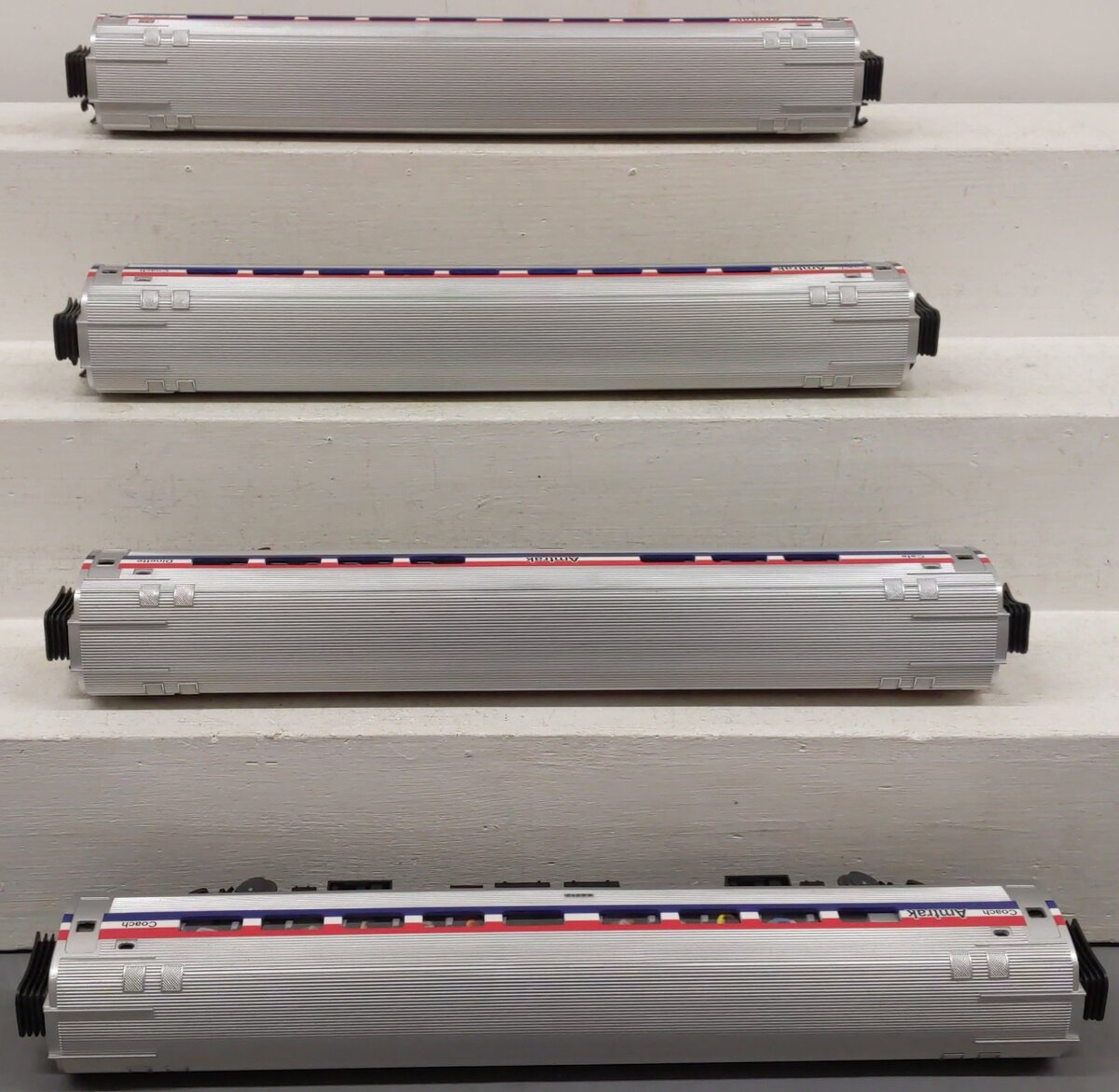 MTH 20-6519 O Amtrak Amfleet Passenger Car Set (Set of 4)/Box