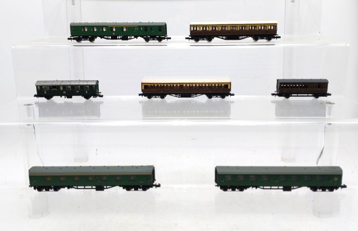 Graham Farish & Other N Scale Assorted Passenger Cars [7] EX