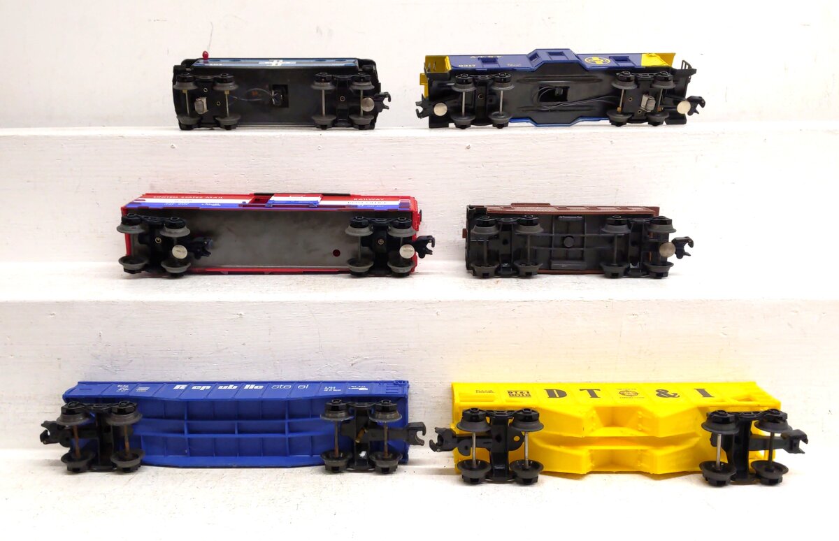Lionel O Gauge Assorted Freight Cars: 9708, 9317, 9181, 9060, 9018, 9136 [6] VG