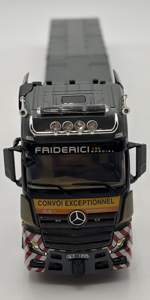 WSI 01-3067 1:50 Friderici-MB Actros MP4 Giga Space SLT 8x4 w/Low Loader-6 Axle LN/Box