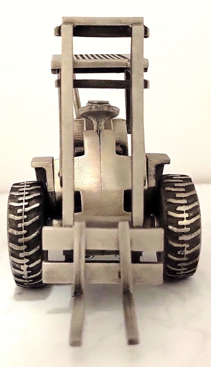 SpecCast JDM-154 1:50 Pewter John Deere Forklift EX/Box