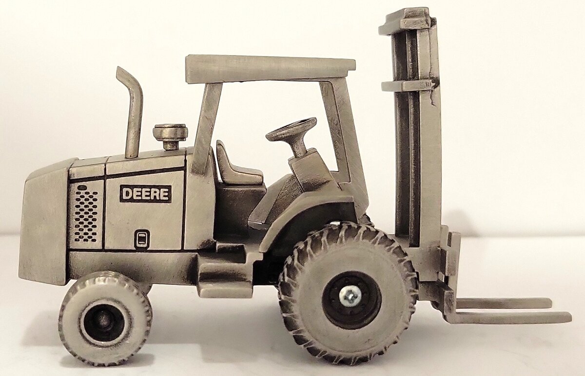 SpecCast JDM-154 1:50 Pewter John Deere Forklift EX/Box