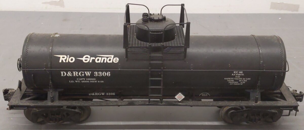 USA Trains 15108 G D&RGW 10,000-Gallon Tank Car #3306 Black - Metal Wheels