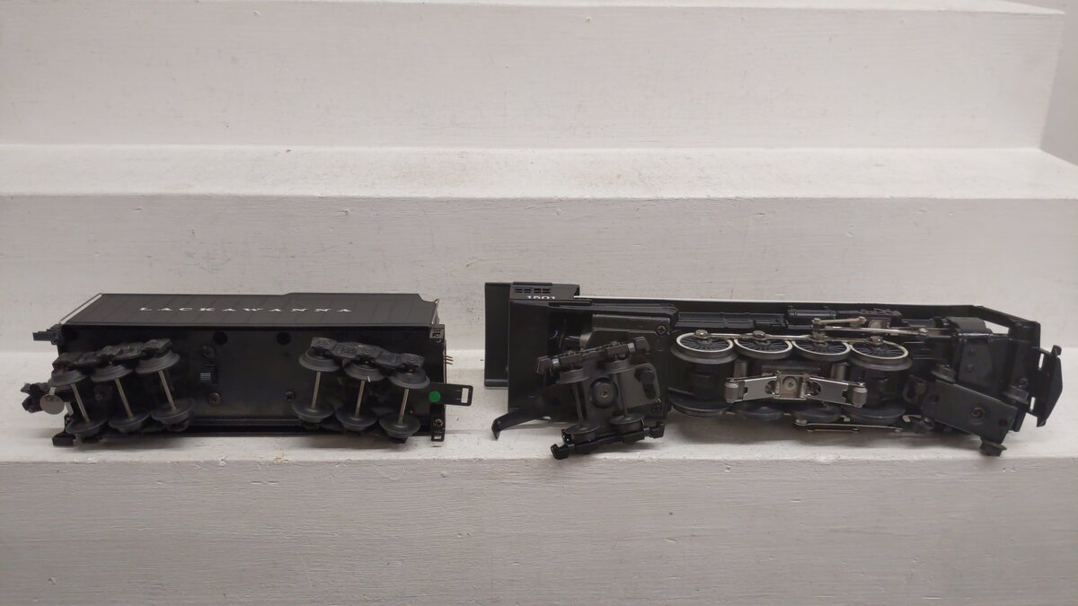 Lionel 6-18003 O Delaware, Lackawanna & Western 4-8-4 Locomotive & Tender #1501 EX/Box