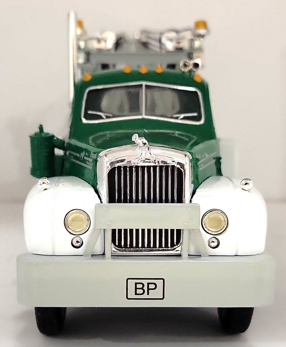 First Gear 19-2240 1:34 Die Cast 1960 B-61 Mack BP Tow Truck LN/Box
