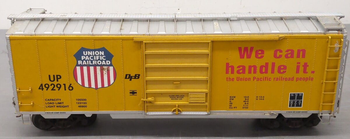 USA Trains R192012 G UP 40' PS-1 Steel Boxcar with 8' Panel Door #492916