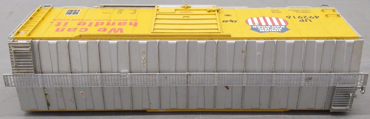 USA Trains R192012 G UP 40' PS-1 Steel Boxcar with 8' Panel Door #492916