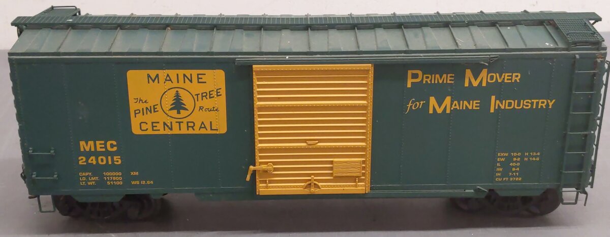 USA Trains R192253 G MEC 40' PS-1 Steel Box Car with 8' Youngstown Doors #24015