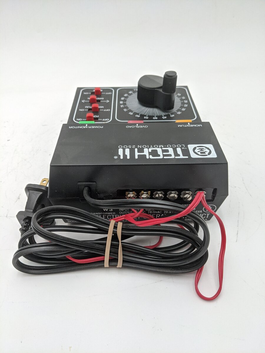 MRC 2500 HO Scale Loco-Motion Tech II Model Train Control EX/Box