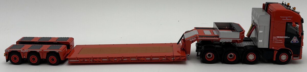 WSI 01-2551 1:50 Van Grinsven BV Volvo FH4 GLOB XL 8x4 + Low Loader-3Axle LN/Box