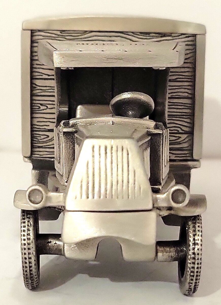 SpecCast Cust-157 Pewter Customer Driven John Deere Delivery Truck LN/Box